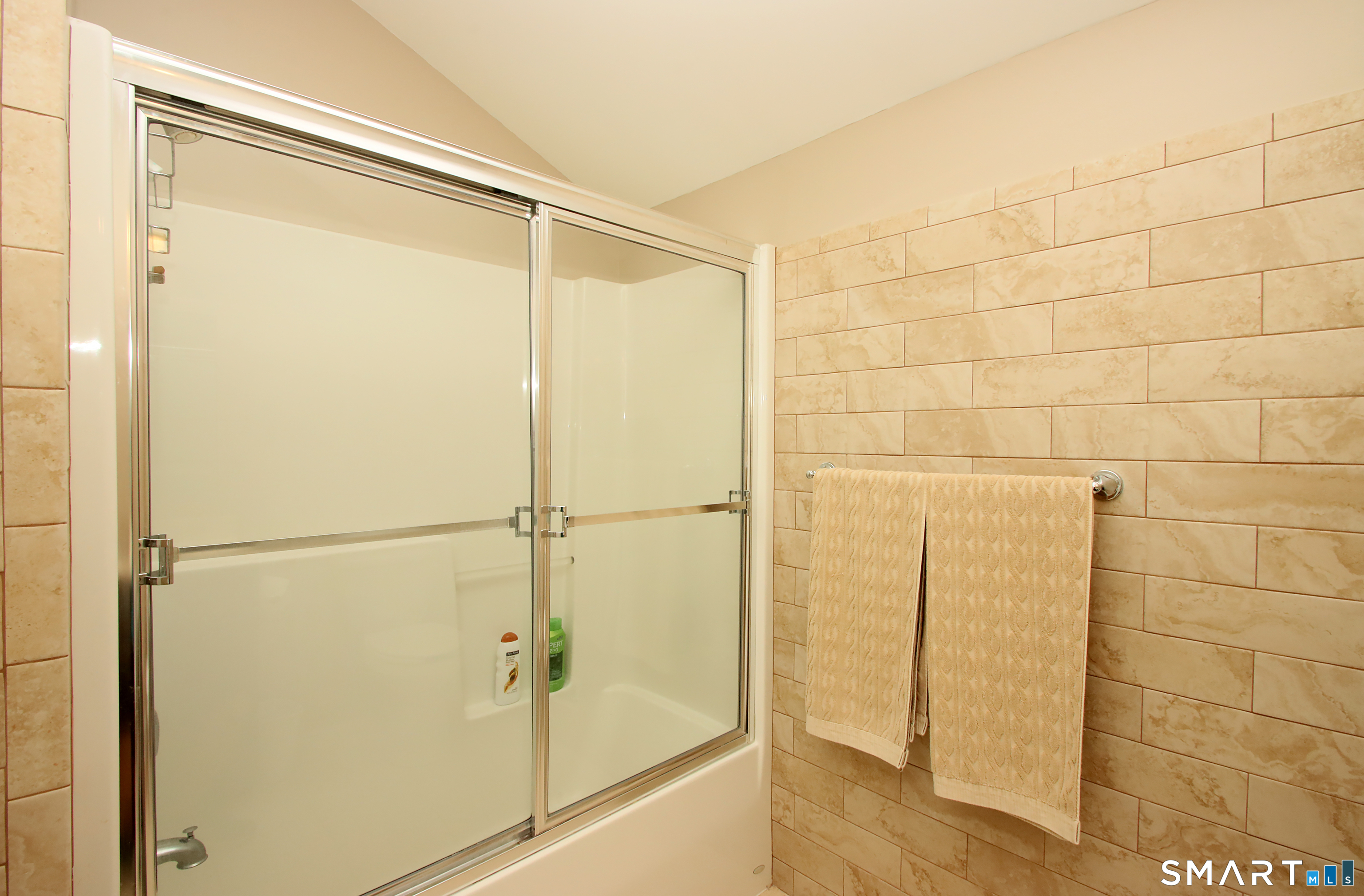 107 Meadow Brook Road Oxford CT 06478