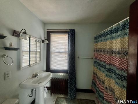28 Skitchewaug Street Windsor CT 06095