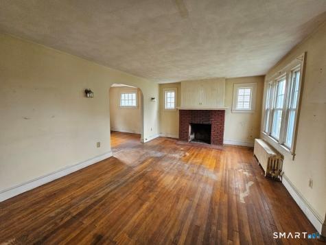 112 Vauxhall Street New London CT 06320