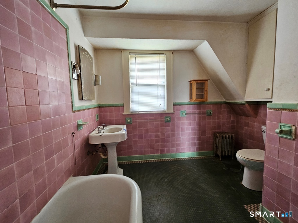 112 Vauxhall Street New London CT 06320