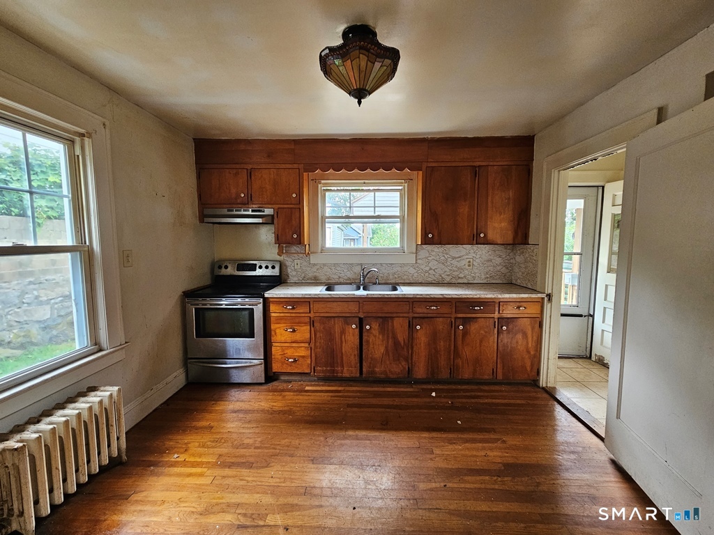 112 Vauxhall Street New London CT 06320