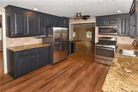 38 Monroe Road Enfield CT 06082