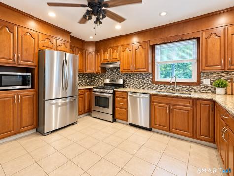 4280 Madison Avenue Trumbull CT 06611