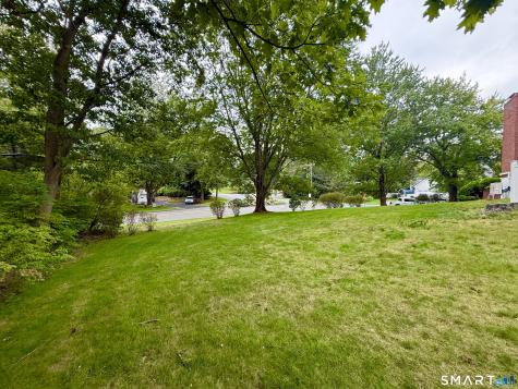 4280 Madison Avenue Trumbull CT 06611