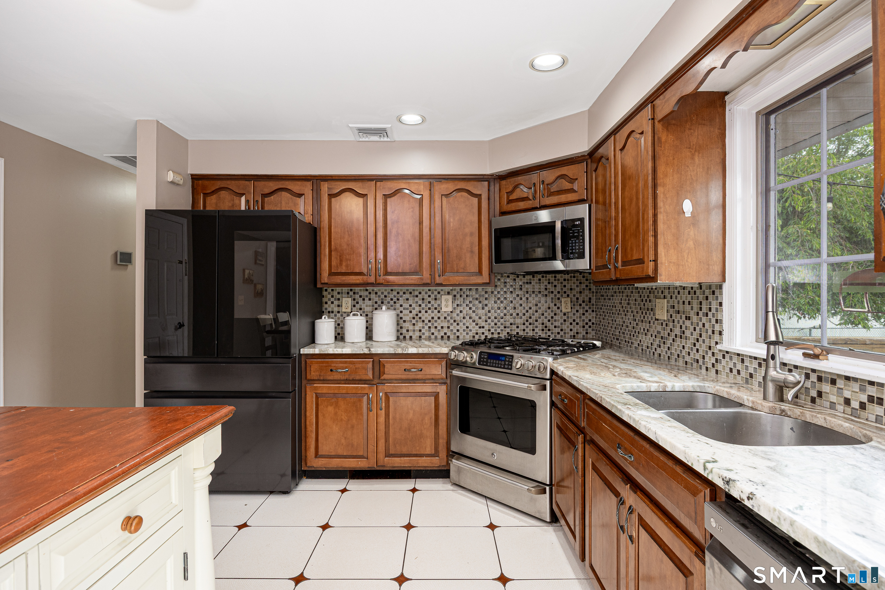 124 Pasadena Avenue Stratford CT 06614