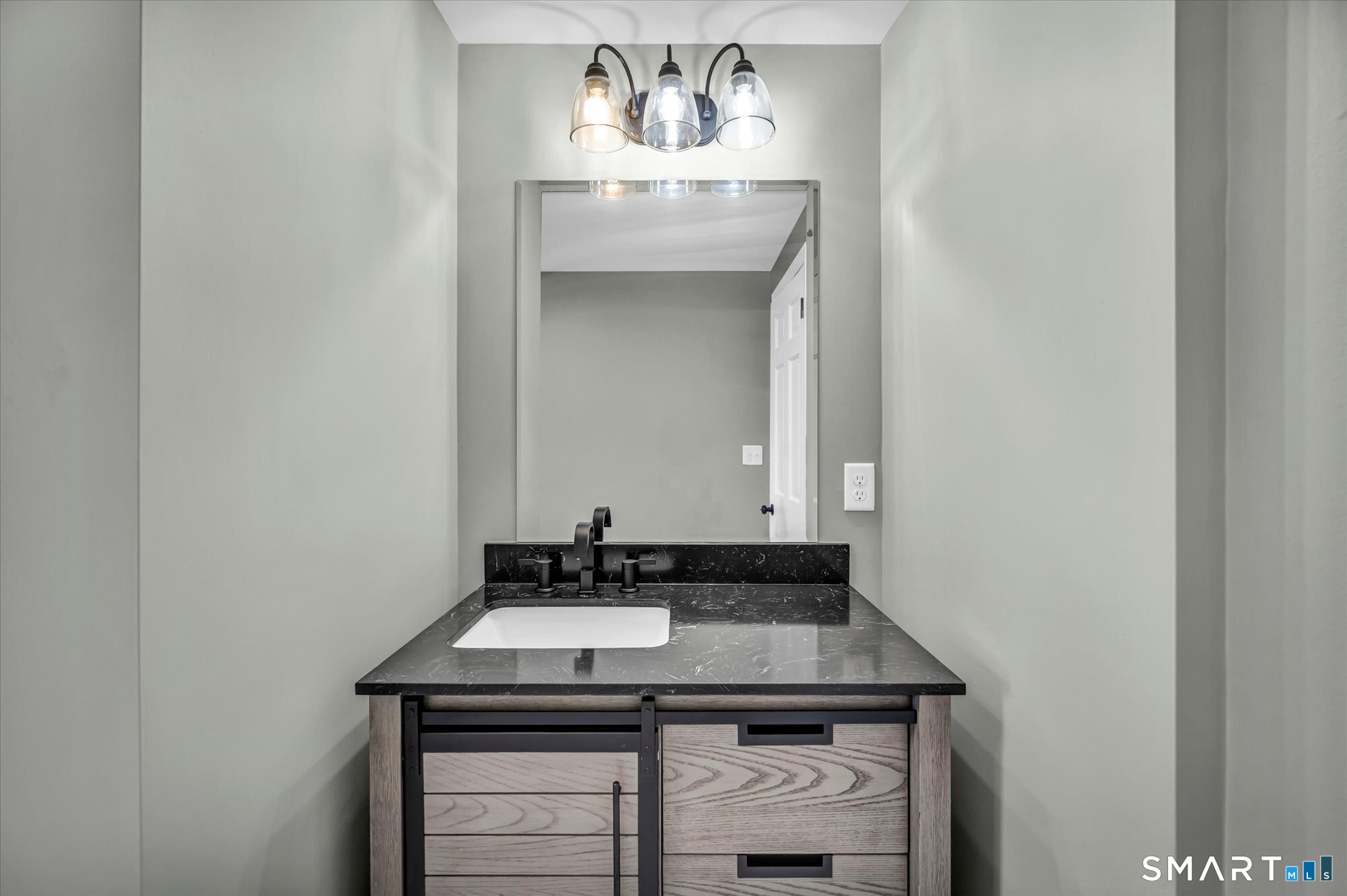 84 Raffia Road Enfield CT 06082