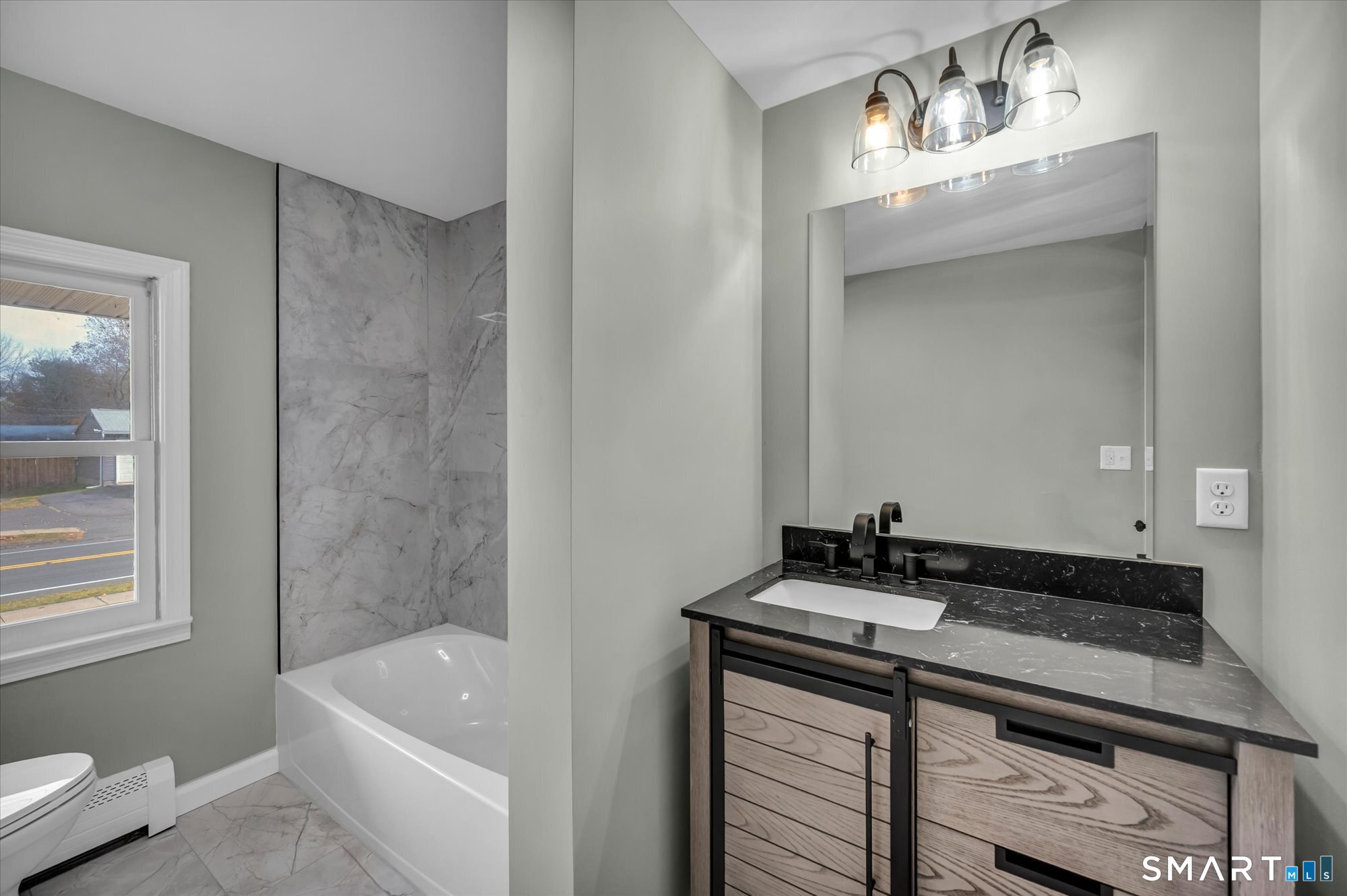 84 Raffia Road Enfield CT 06082