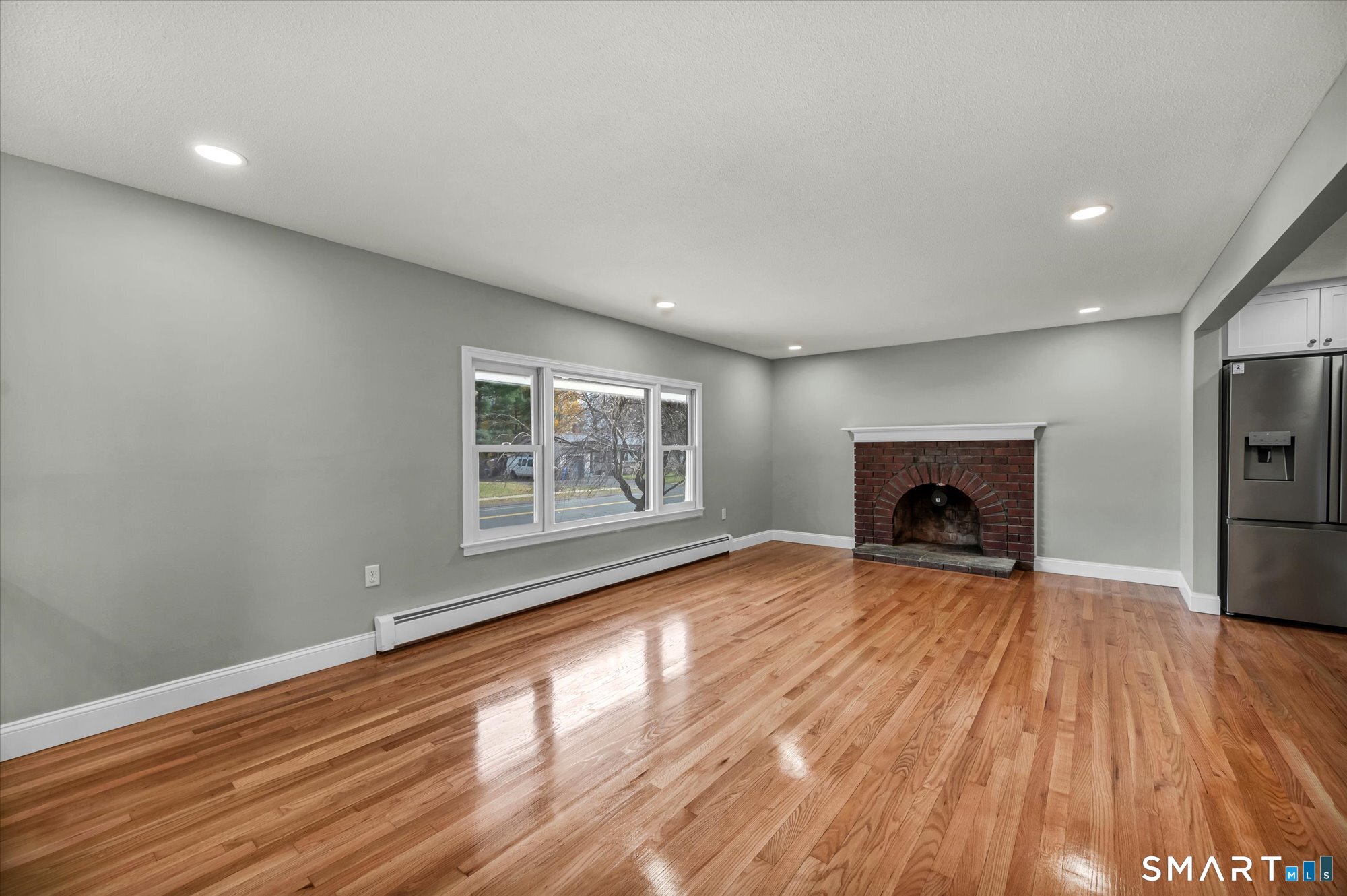 84 Raffia Road Enfield CT 06082