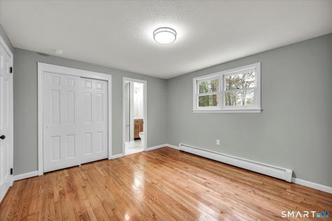 84 Raffia Road Enfield CT 06082