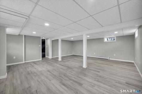 84 Raffia Road Enfield CT 06082