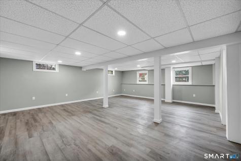 84 Raffia Road Enfield CT 06082