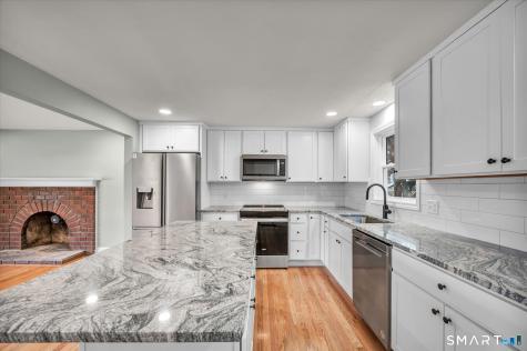 84 Raffia Road Enfield CT 06082