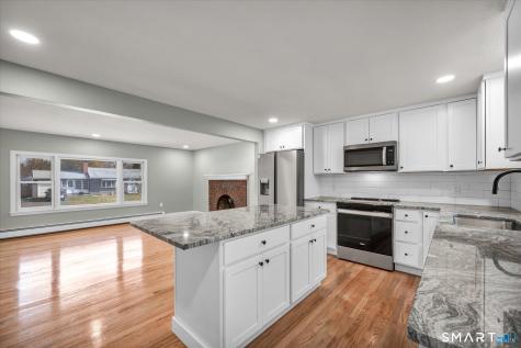 84 Raffia Road Enfield CT 06082