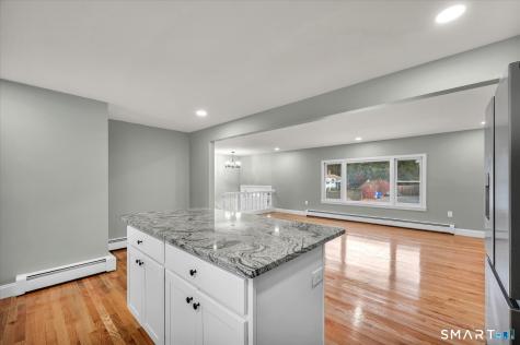 84 Raffia Road Enfield CT 06082