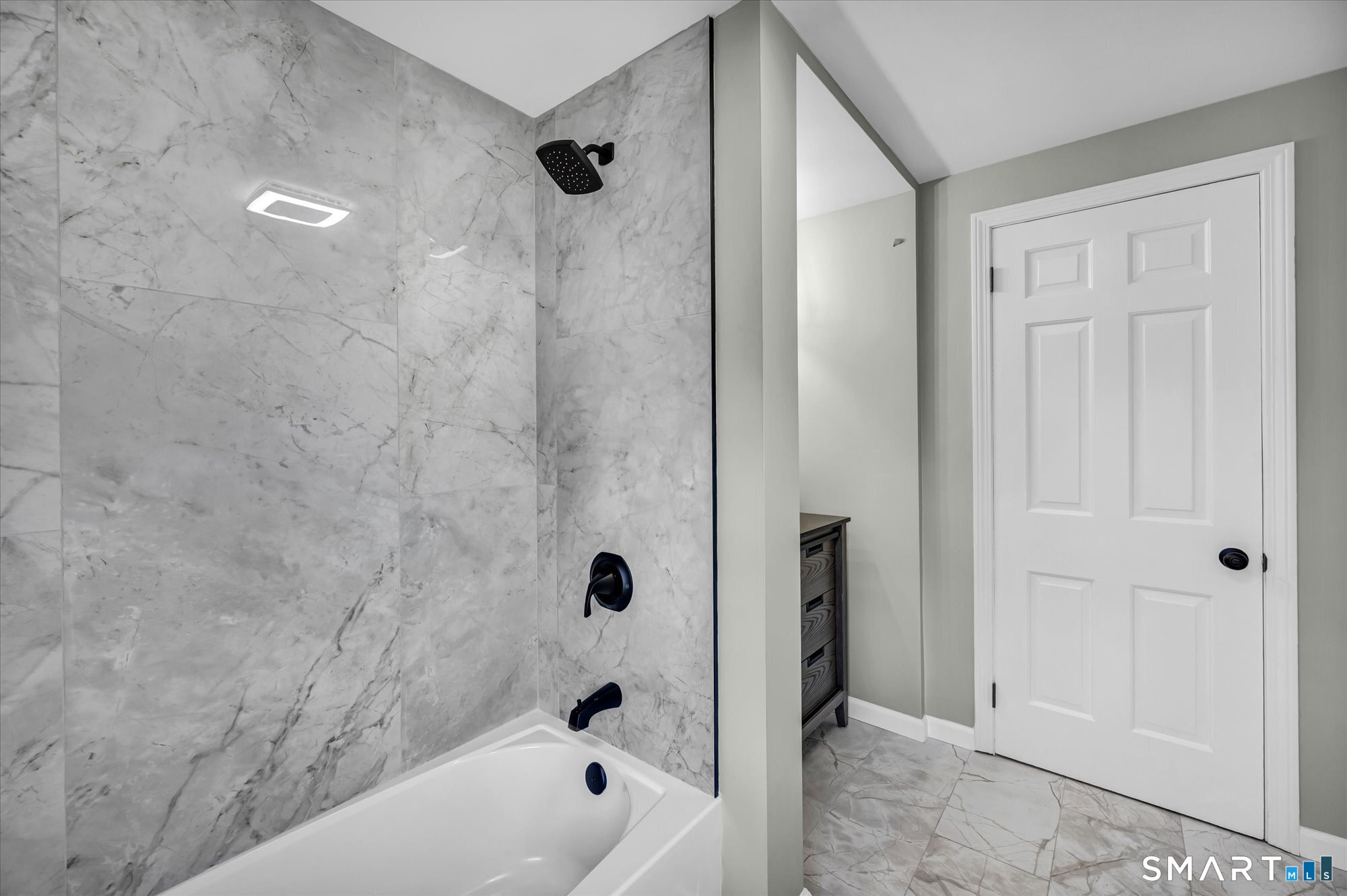 84 Raffia Road Enfield CT 06082