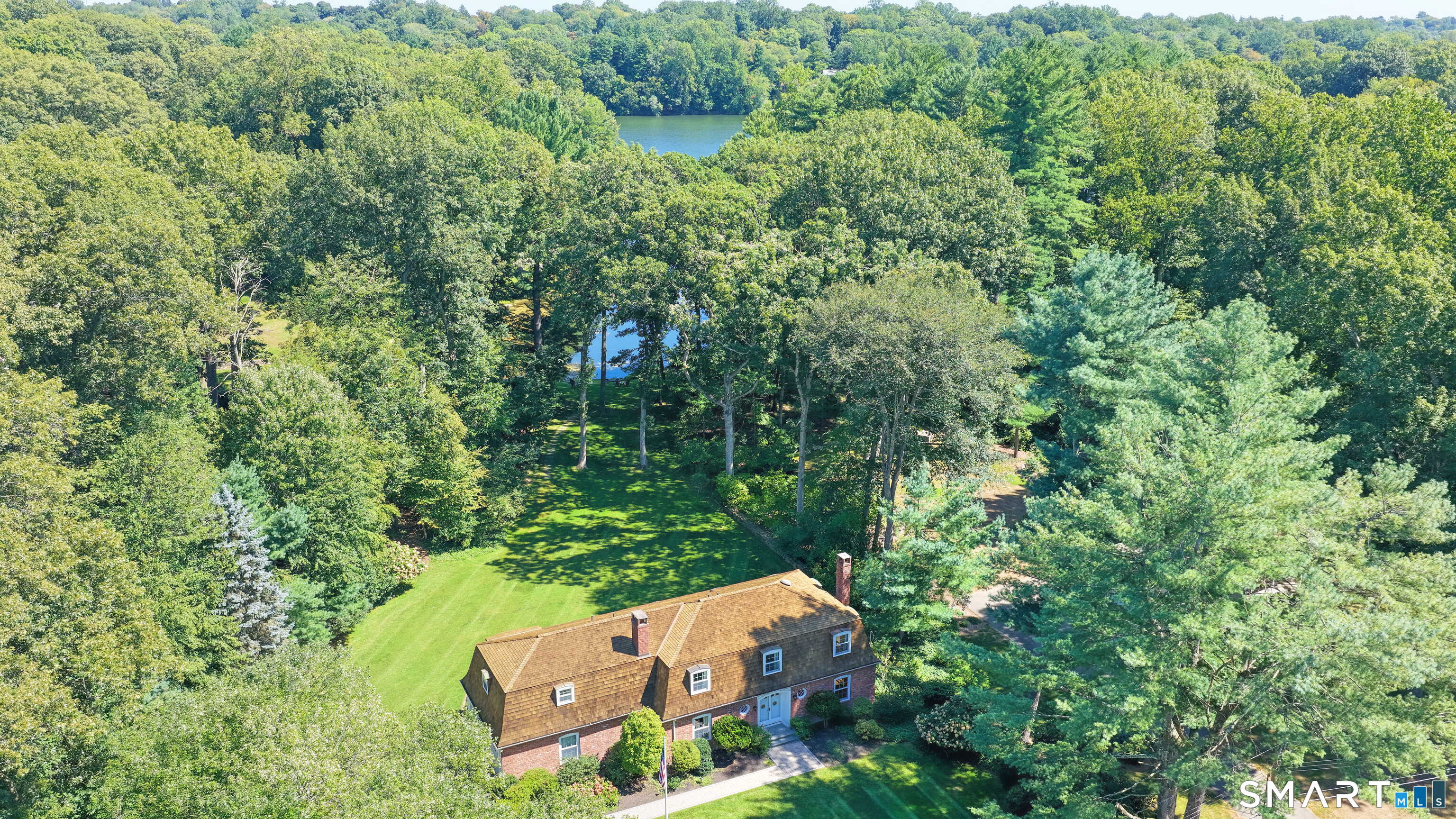 Trumbull CT, 16 Alpine Road