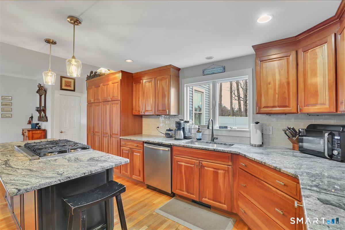 112 Main Street Essex CT 06409