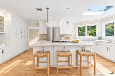 3 Crescent Lane Trumbull CT 06611