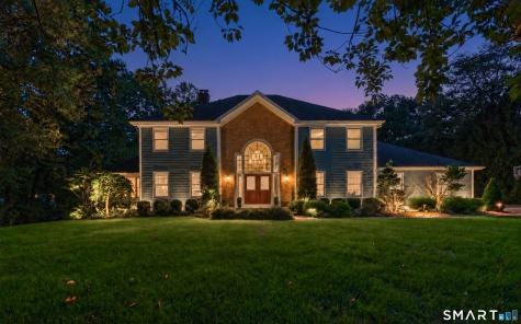 3 Crescent Lane Trumbull CT 06611