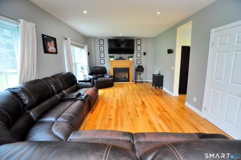 34 Chippenwood Lane Bristol CT 06010
