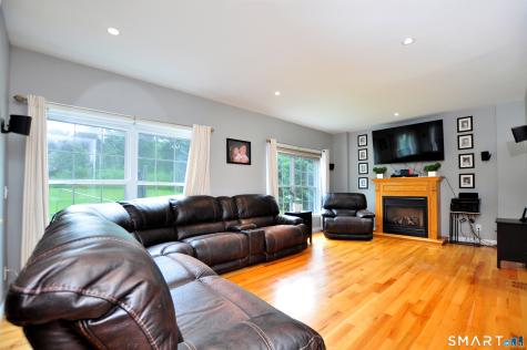 34 Chippenwood Lane Bristol CT 06010