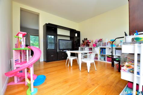 34 Chippenwood Lane Bristol CT 06010