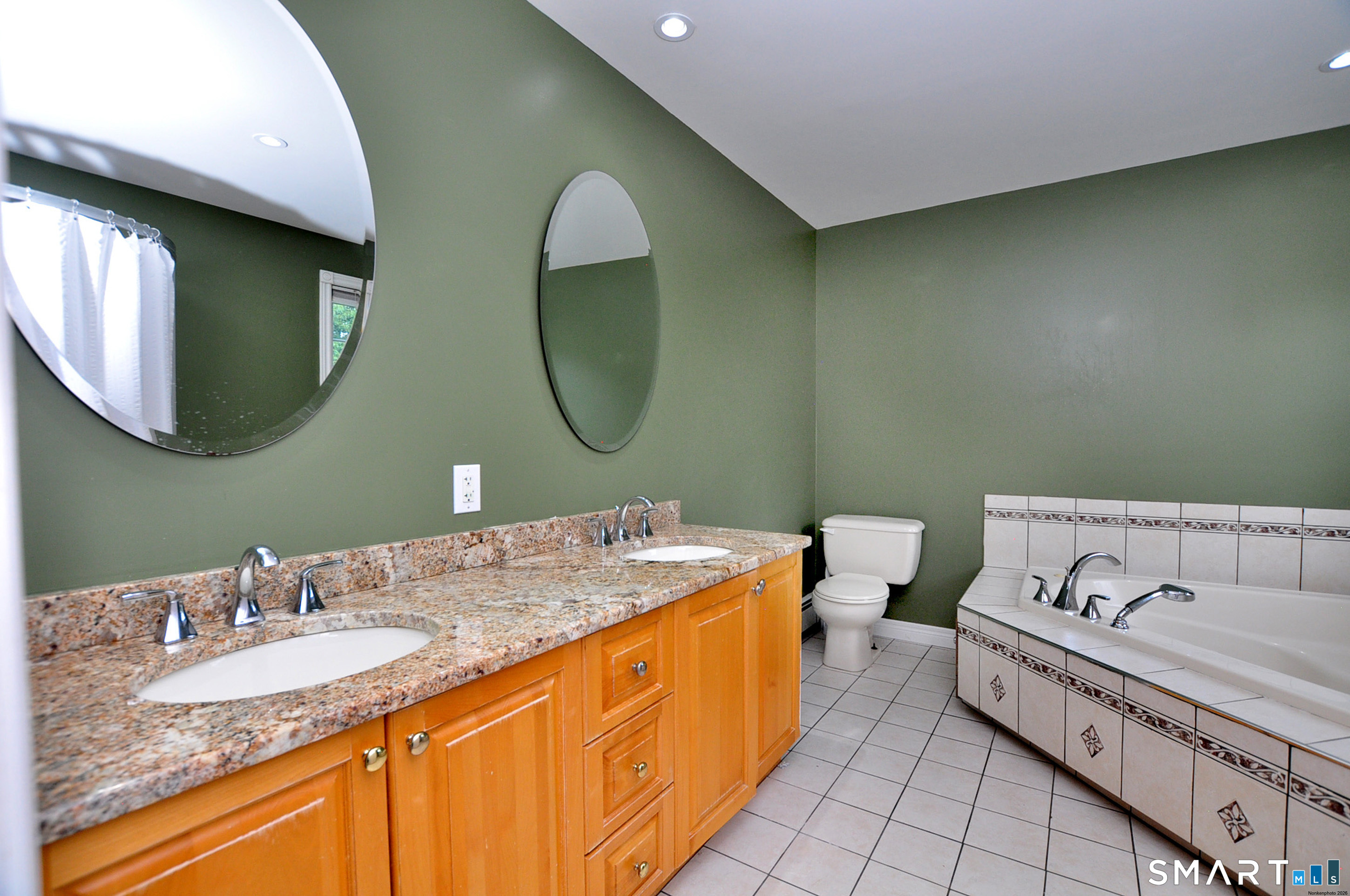 34 Chippenwood Lane Bristol CT 06010