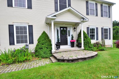 34 Chippenwood Lane Bristol CT 06010