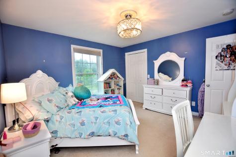 34 Chippenwood Lane Bristol CT 06010