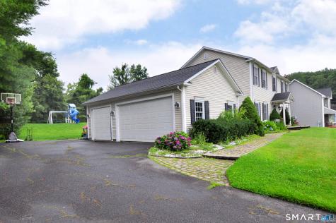 34 Chippenwood Lane Bristol CT 06010
