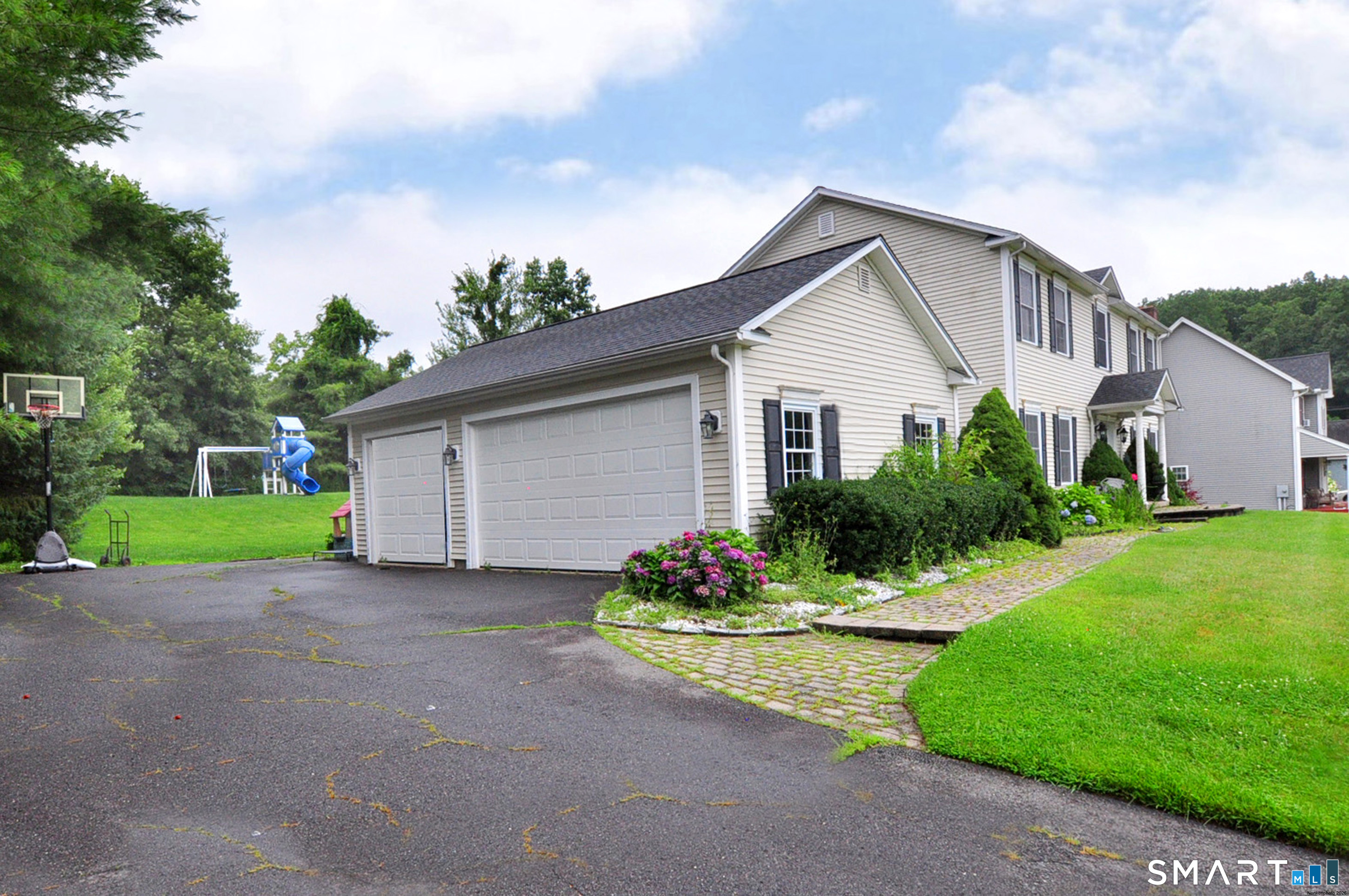 34 Chippenwood Lane Bristol CT 06010