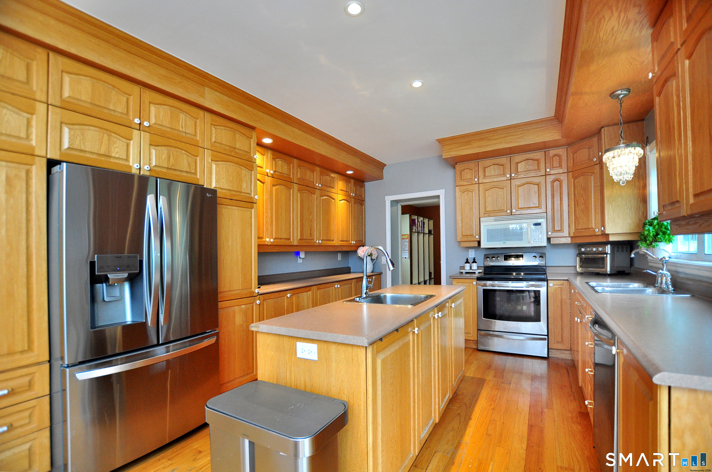 34 Chippenwood Lane Bristol CT 06010