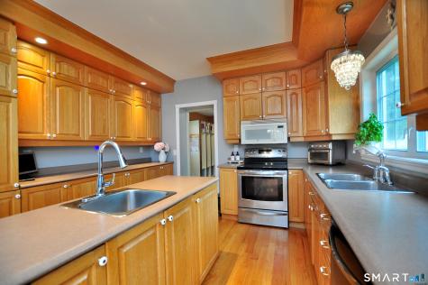 34 Chippenwood Lane Bristol CT 06010
