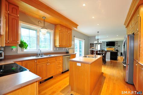 34 Chippenwood Lane Bristol CT 06010