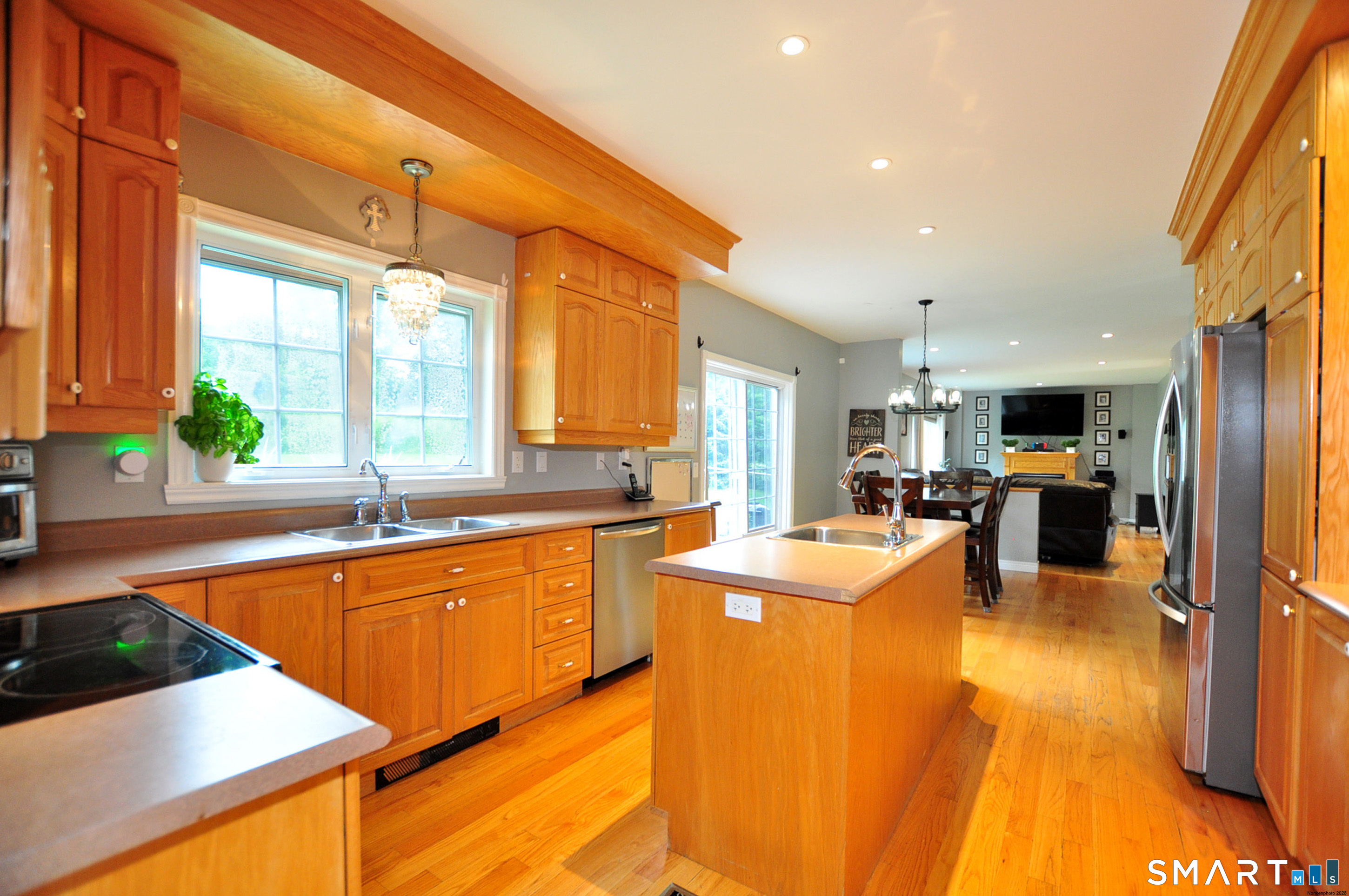 34 Chippenwood Lane Bristol CT 06010