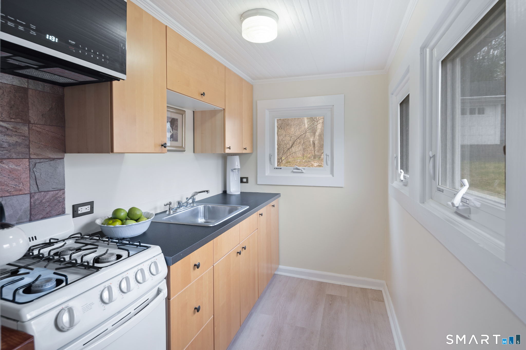 135 Comstock Hill Road New Canaan CT 06840