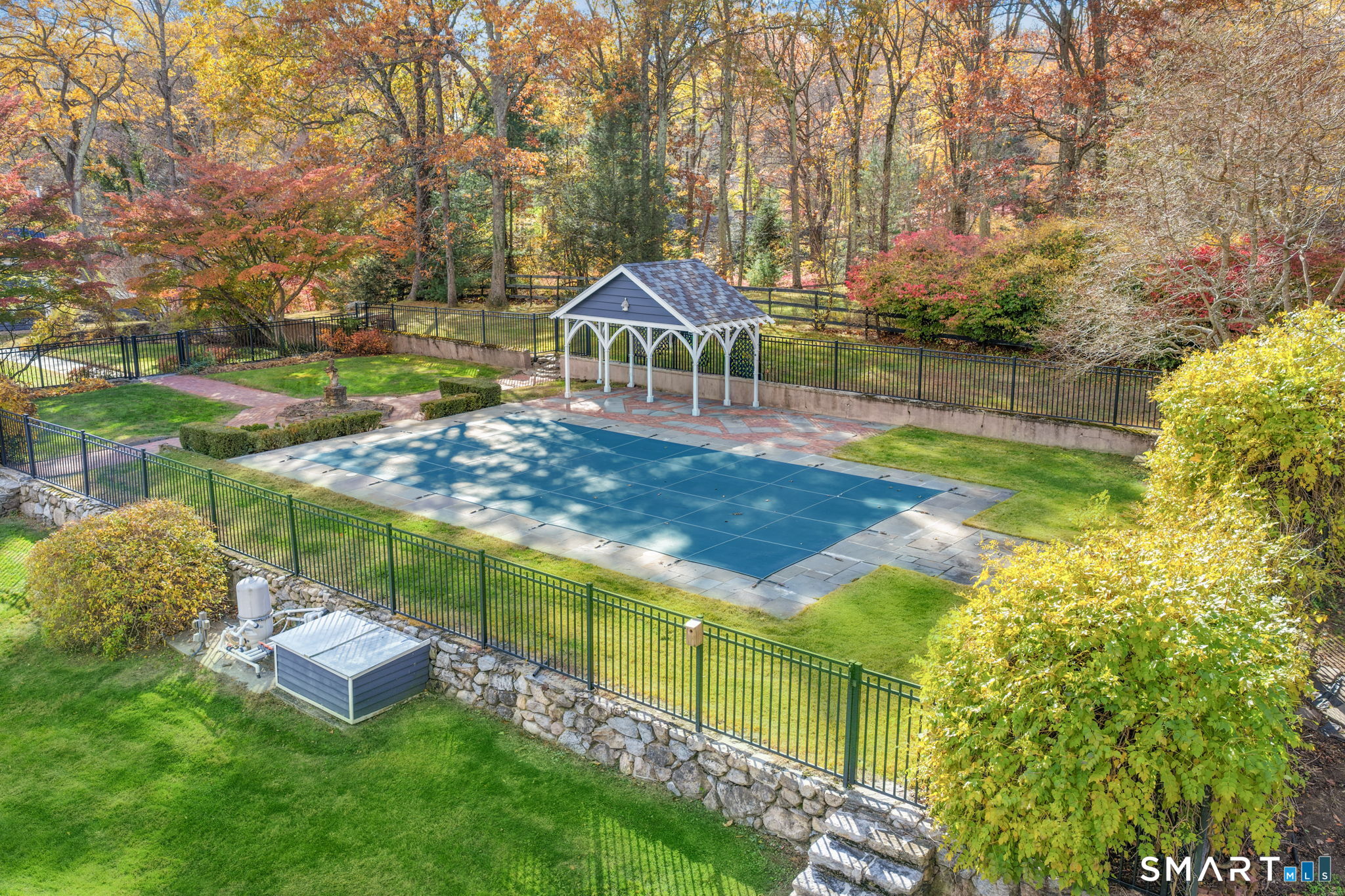 135 Comstock Hill Road New Canaan CT 06840