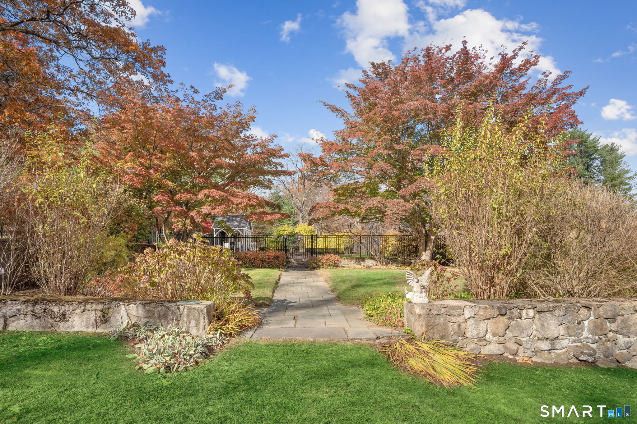 135 Comstock Hill Road New Canaan CT 06840