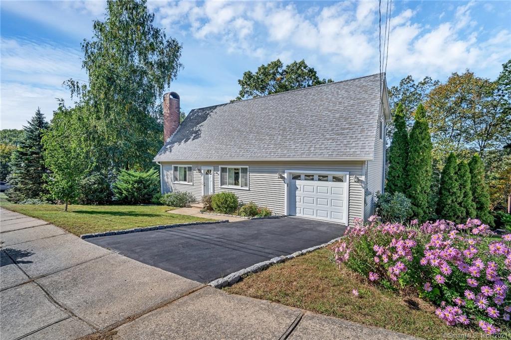 114 Phoenix Avenue Naugatuck CT 06770