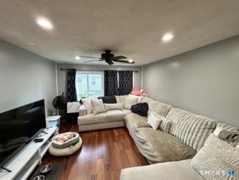 87 Edgemere Road Coventry CT 06238