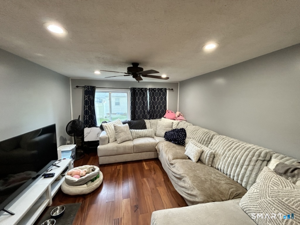 87 Edgemere Road Coventry CT 06238