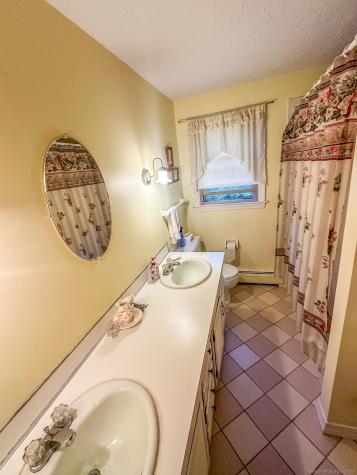 11 Village Lane Burlington CT 06013