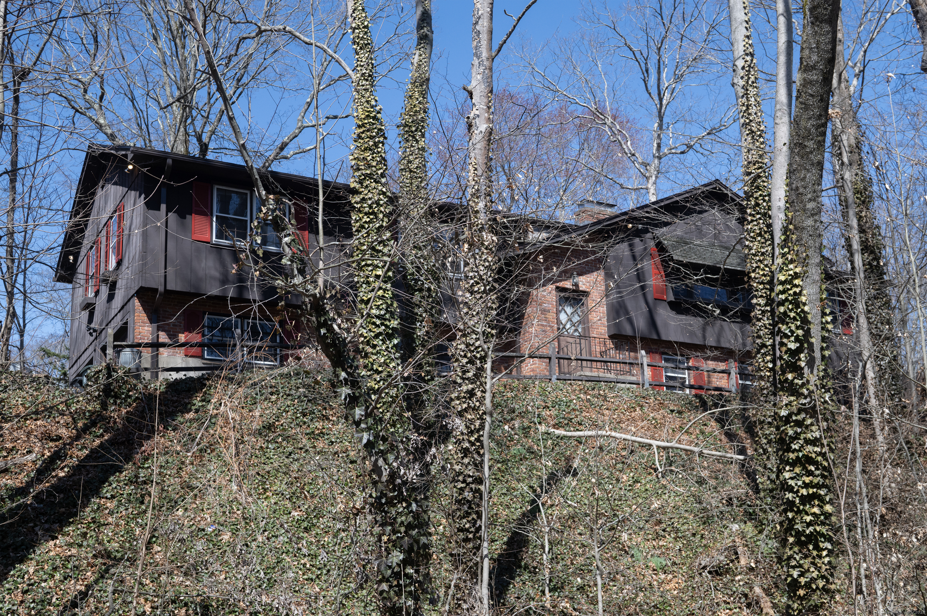 7 Brett Cliff Road Milford CT 06461