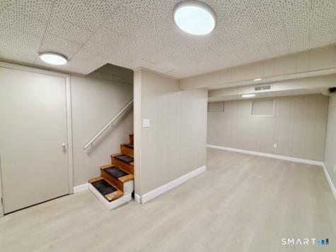 1 Long Hill Terrace New Haven CT 06515