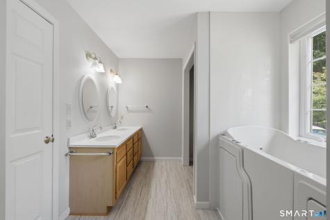 50 Hoskins Road Bloomfield CT 06002