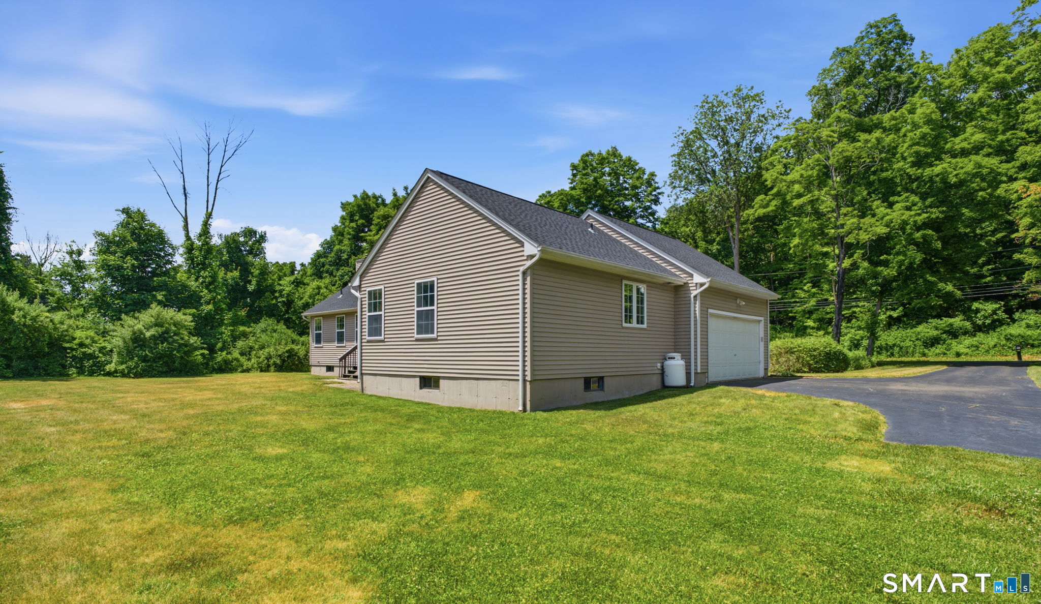50 Hoskins Road Bloomfield CT 06002