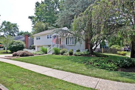34 Windsor Place Fairfield CT 06824