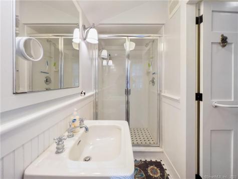 81 Currituck Road Newtown CT 06470