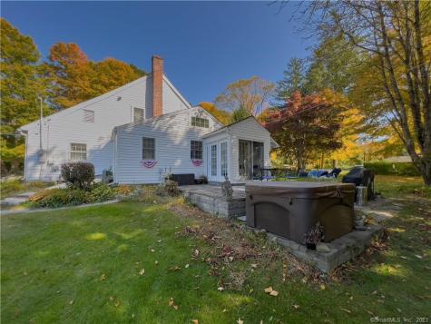 81 Currituck Road Newtown CT 06470