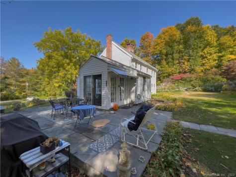 81 Currituck Road Newtown CT 06470